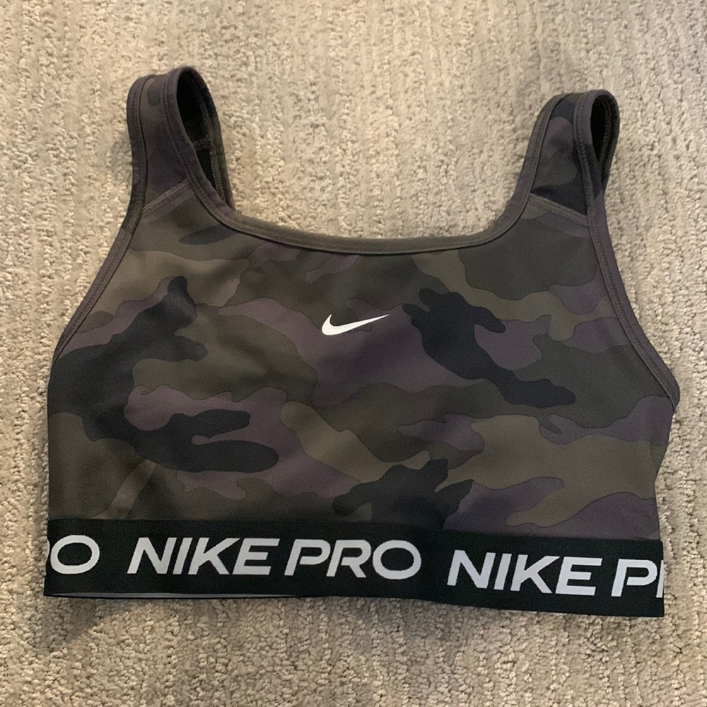 NikePro Camou Sports Bra Excellent Condition